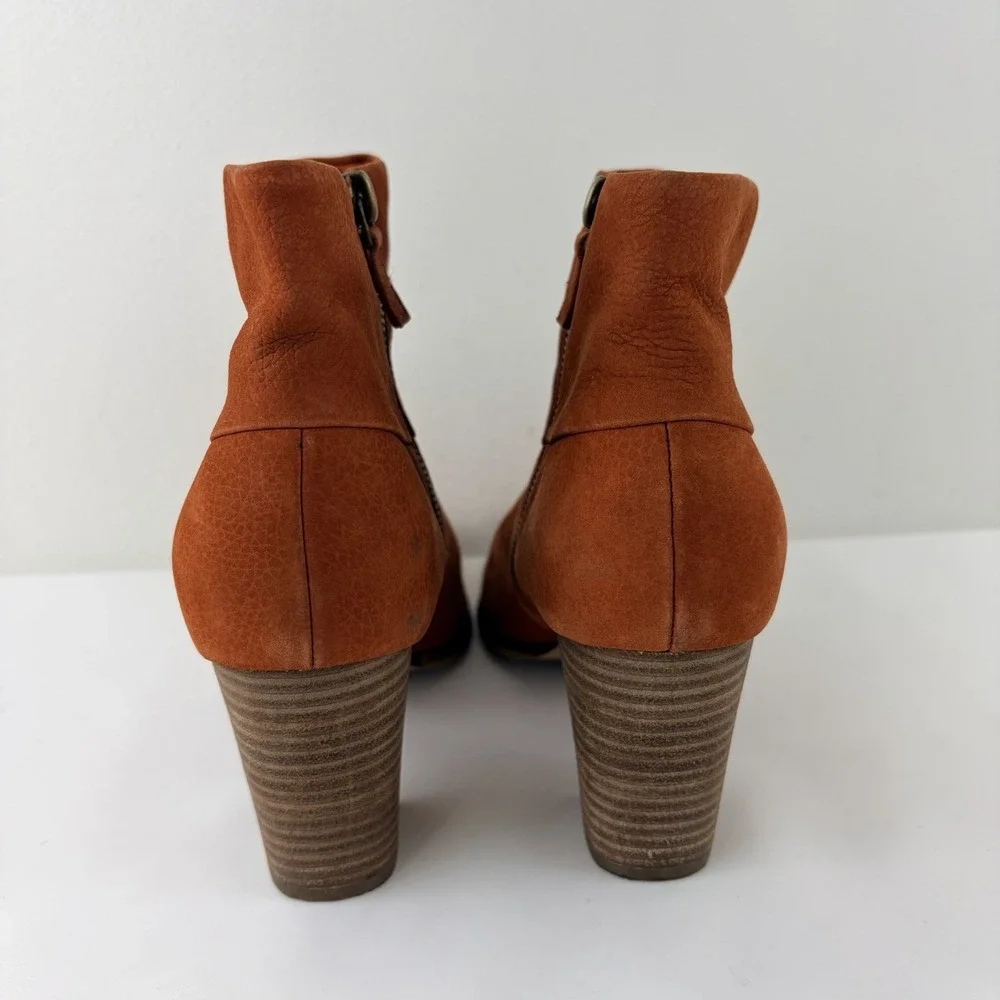 Cole Haan Women's Orange Suede Ankle Boots Block Heel Size‎ 8B Modern Classic